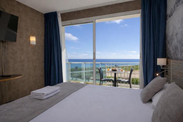 På billedet ses objektet Hotel Europa beliggende i byen Quiberon.