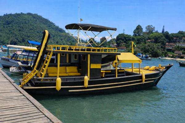 A la foto es mostra l'objecte Visitando as Praias e ilha de Paraty situat a la ciutat de Parati.