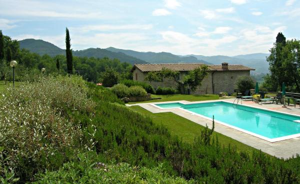 The photo shows the Villa Santa Maria a Bovino located in the city of Vicchio.