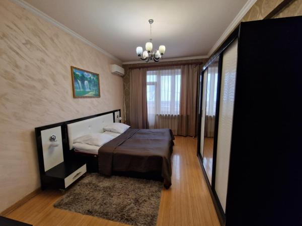 Foto 1: 4 комнатная квартира в Ереване