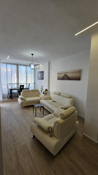 A la foto es mostra l'objecte Luxurious Beach Apartment situat a la ciutat de Draç.
