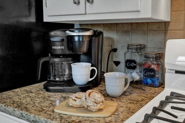 Cora Street Cottage - Fredericksburg, TX