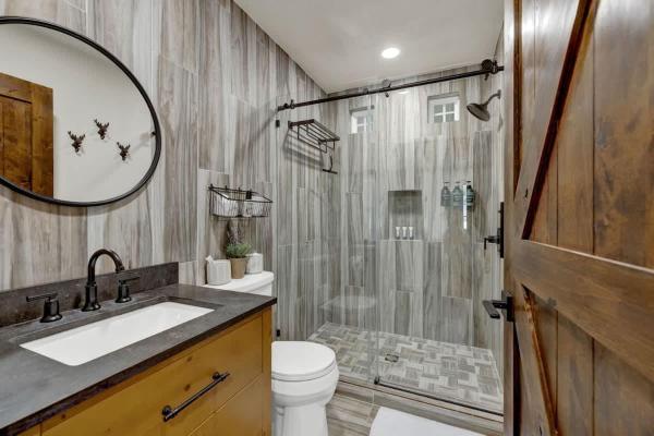 Southern Charm - Near Main With Hot Tub - Fredericksburg, TX