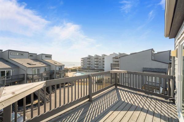 Ocean Views & Balconies Tide Of Your Life - North Topsail Beach, NC