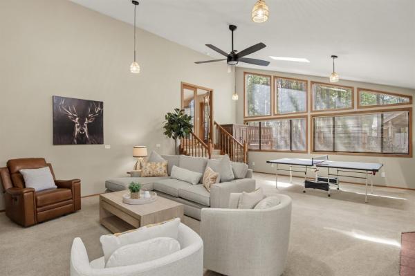 Spacious Family Retreat Your Flagstaff Adventure Base - Flagstaff, AZ