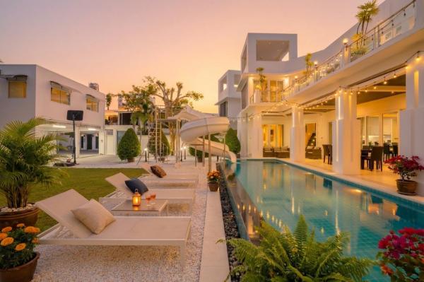 Luxury 5br Villa Jomtien - Pool, Sports & Karaoke - Pattaya