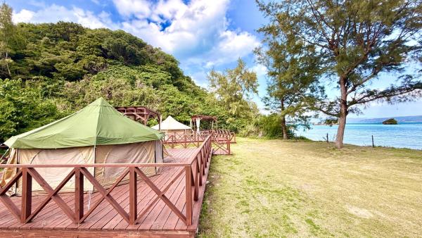 På bildet vises objektet Yagaji Beach(屋我地ビーチ) som ligger i byen Genka.