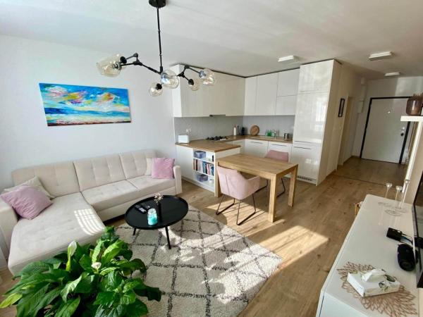 A la foto es mostra l'objecte Bratislava, LUCAO Family Apartment, Balcony, Free Parking, Aircondition, 8km Old Town situat a la ciutat de Lamač.