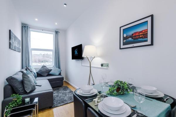 Sleeps 4 - Liverpool Stay - 1 Double - 1 Sofa Bed - Liverpool