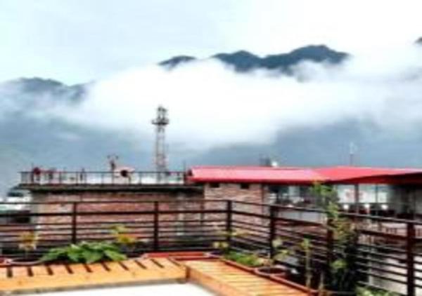 The photo shows the The Mountain View Tapovan located in the city of Narendranagar.