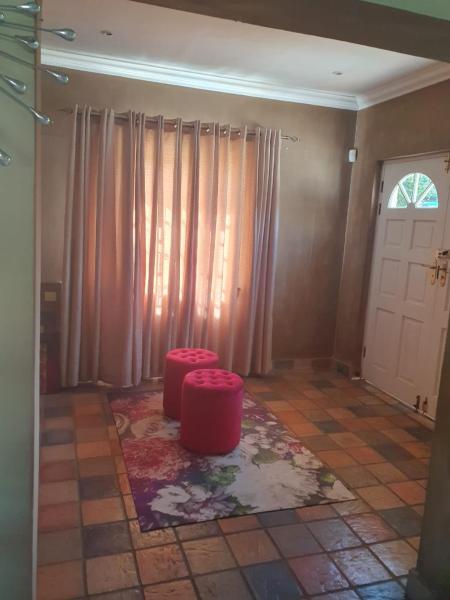 Nico On Crescent Guest House - Gqeberha