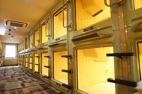 Shinjuku Kuyakusho-mae Capsule Hotel, Tokio
