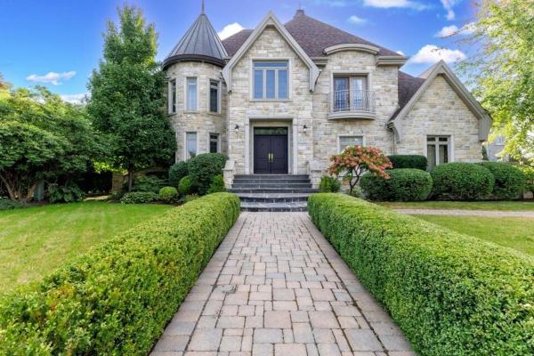 Private Luxury Estate - An Exceptional Stay - Brossard