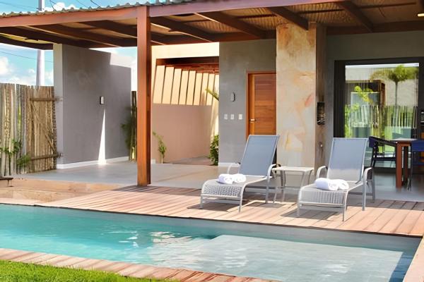 写真にはReduto市にあるCondominio Uhane Luxury Villasが写っています。