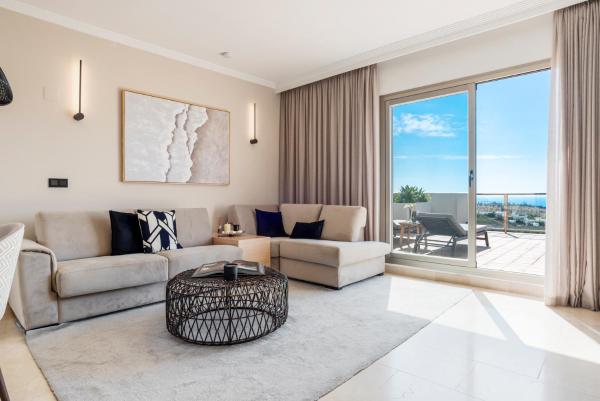 Luxury 2br Penthouse - Rooftop, Pool, Sea Views - Estepona