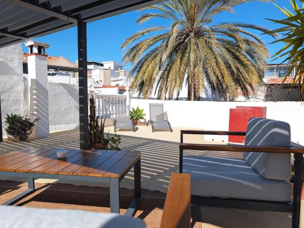 2br House With Rooftop Terrace, 8 Min Walk To Center - Torremolinos