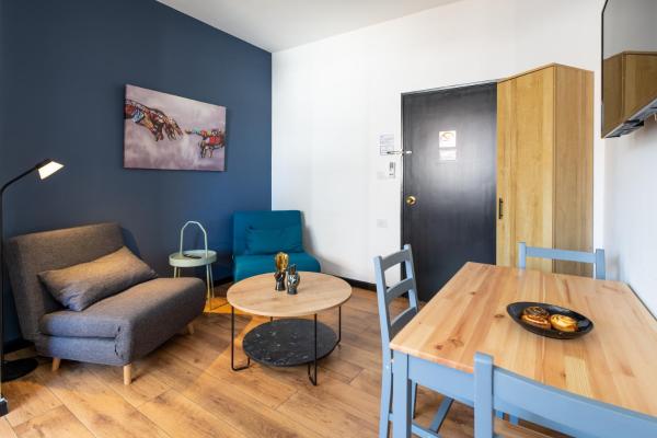 A la foto es mostra l'objecte Haifa Urban Deluxe 2 Room Suite סוויטה אורבנית דלוקס 2 חדרים חיפה situat a la ciutat de Haifa.