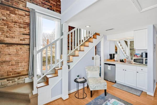 Claus Quarters On Front! Perfect Location In The Heart Of Downtown! - Leland, NC