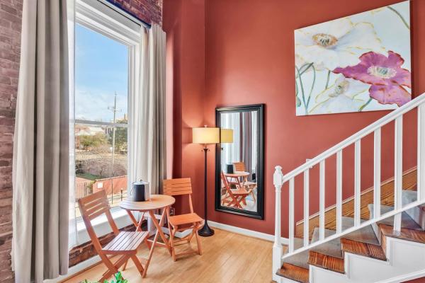 Jojo's Jewel On Front! Perfect Location In The Heart Of Downtown! - Wilmington, NC