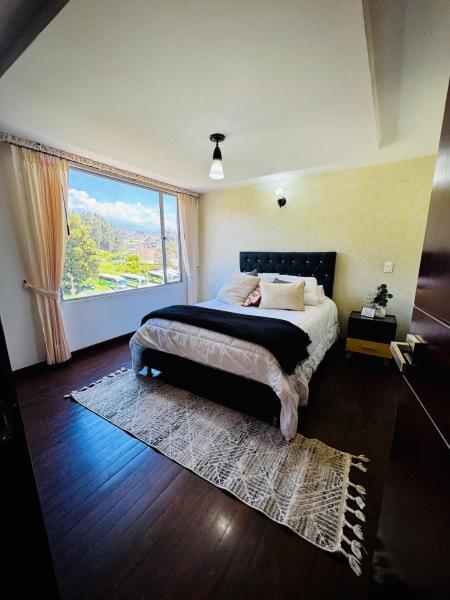 Habitación Central Con Balcón, Baño Privado Y Parqueadero - Santander