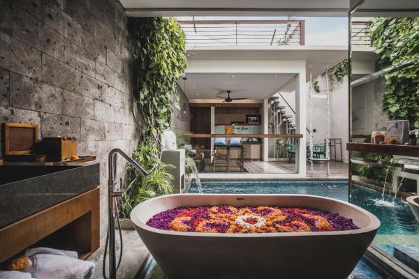 Ayona Villa Seminyak By Ini Vie Hospitality - Seminyak