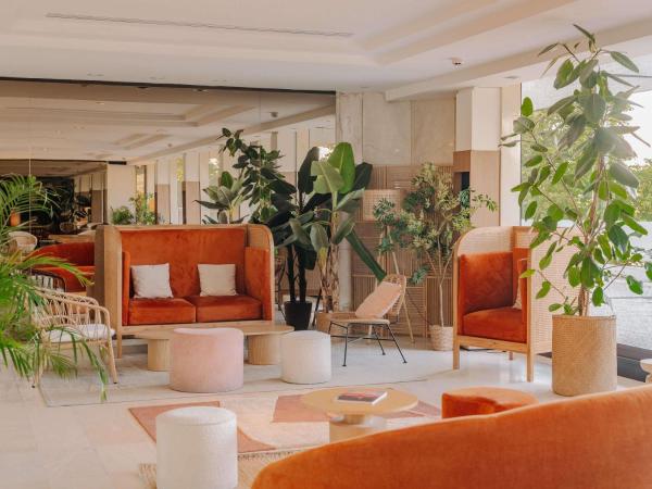 A la foto es mostra l'objecte Novotel Paris Centre Tour Eiffel situat a la ciutat de París.