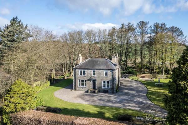 The Farmhouse - Countryside Escape With Hot Tub - Forfar