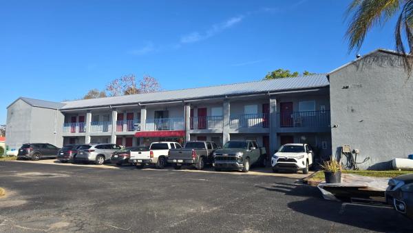 A la foto es mostra l'objecte Lakeview Inn & Suites Okeechobee situat a la ciutat de Okeechobee.