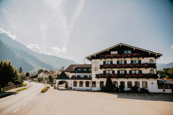 På bilden syns objektet Weßner Hof Landhotel & Restaurant som ligger i staden Marquartstein.