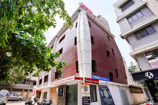 A la foto es mostra l'objecte FabHotel Vrundavan - Nr Sargam Shopping Center situat a la ciutat de Bhatha.