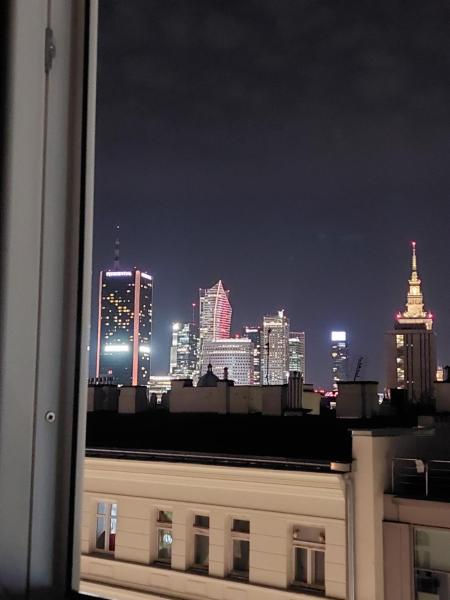 Na zdjęciu widoczny jest obiekt Pokoje gościnne na Lwowskiej położony w mieście Warszawa.