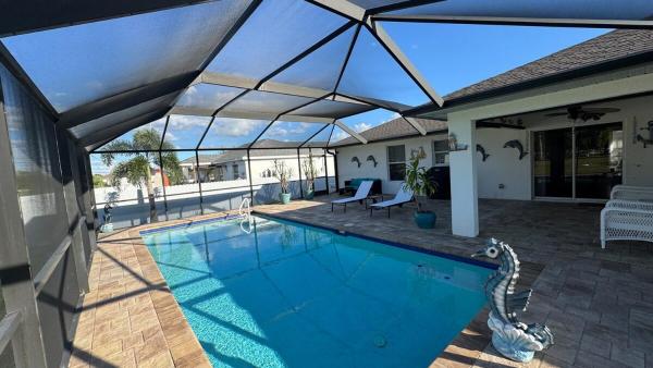 4 Bedroom House With Heated Pool In Cape Coral - Cape Coral, FL