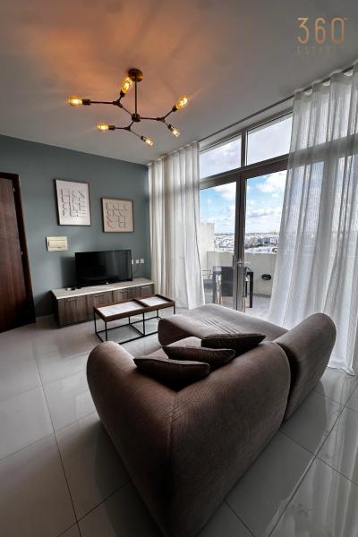 Nella foto è visibile l'oggetto Central & Spacious Penthouse w/ 1BR + City View by 360 Estates situato nella città di Msieraħ.
