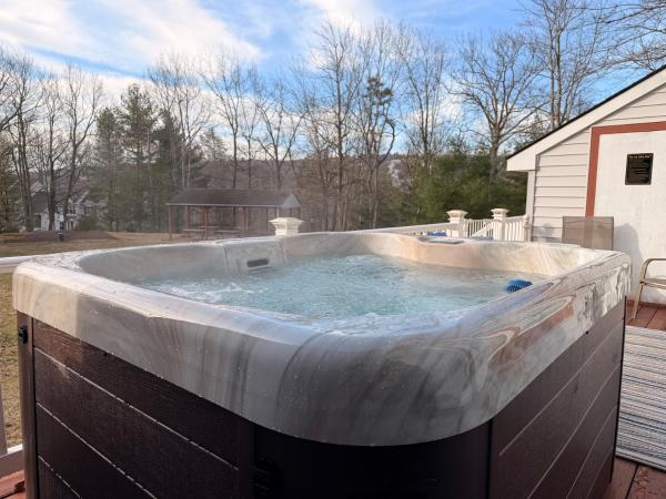 Spacious Modern Gem - Walk To Lake, Minutes To Ski - Pennsylvania