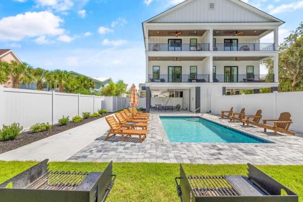 Casa Blanca Luna Showstopper Sea View Home - Myrtle Beach