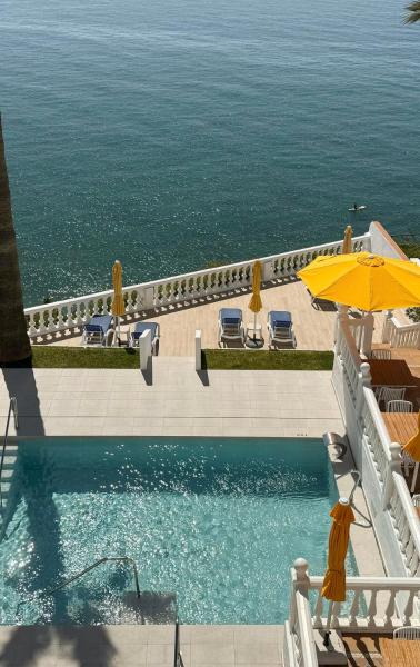 A la foto es mostra l'objecte Hotel Paraíso Del Mar situat a la ciutat de Nerja.