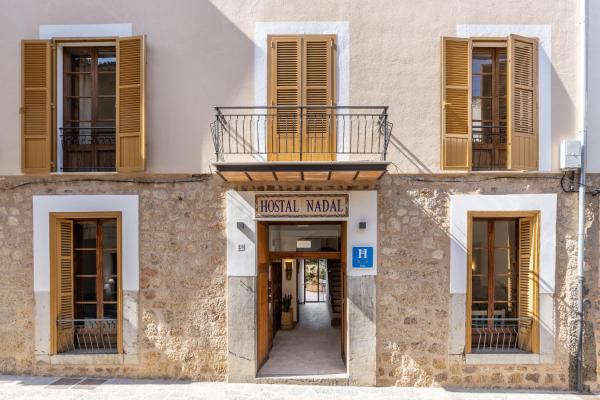 En la foto se muestra el objeto Hostal Nadal ubicado en la ciudad de Sóller.
