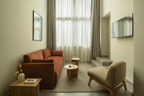 Tipsy Apt 11 - Athene
