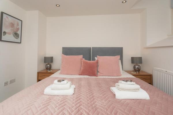 På bildet vises objektet Kensington Chapel Apartment Bath som ligger i byen Bath.