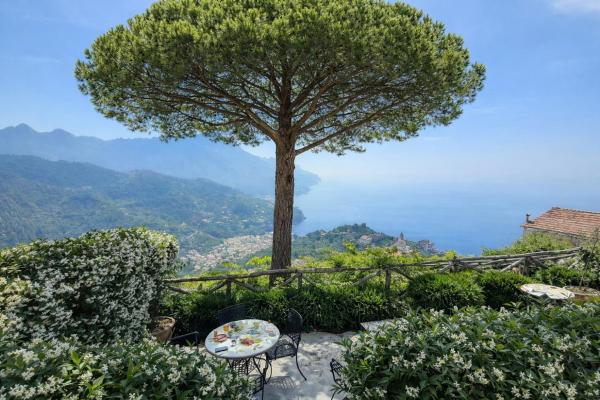 Na foto é possível ver o objeto La Dolce Vita Ravello - Family Two-Bedroom Apartment with Sea View Terrace localizado na cidade de Ravello.