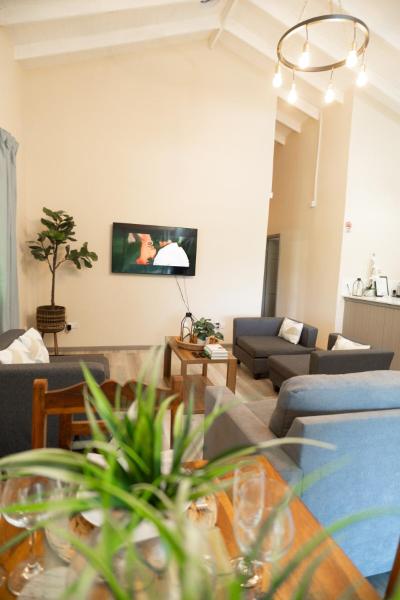 Almond Tree Villa Beach Hideaway with Jacuzzi, Gros Islet