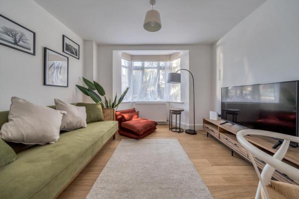 Stylish 2 Bed Apartment Parking - Oxford - Pass The Keys - 