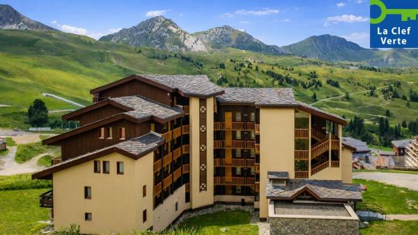 På billedet ses objektet Résidence Pierre & Vacances Les Constellations beliggende i byen Belle Plagne.