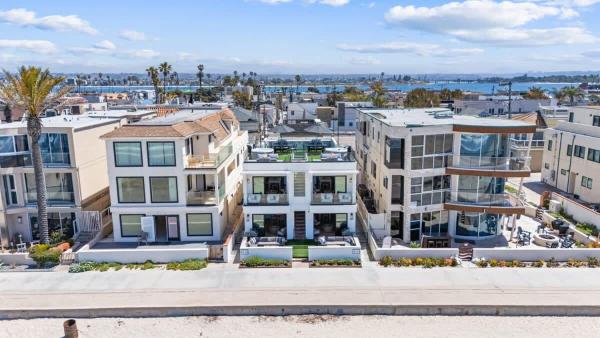 Luxury Oceanfront Fourplex With Roof Deck Sleeps 22 - Coronado, CA