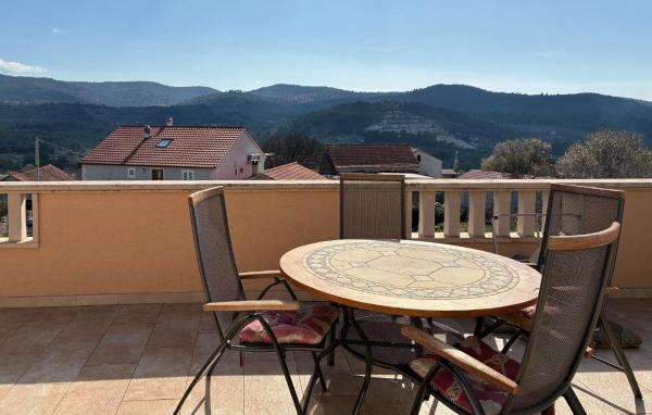 Cozy Apartment In Donji Humac With Wifi - Supetar