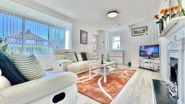 Modern 3 Bedroom Home 4 Beds Private Parking - Doncaster