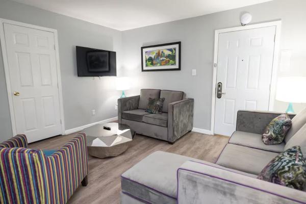 Frenchmen St 2br Hideaway W Pool & Hot Tub - New Orleans, LA