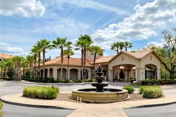 Resort Condo Close To Theme Parks With On-site Pool, Bar, Restaurant, & Gym - Haines City, FL