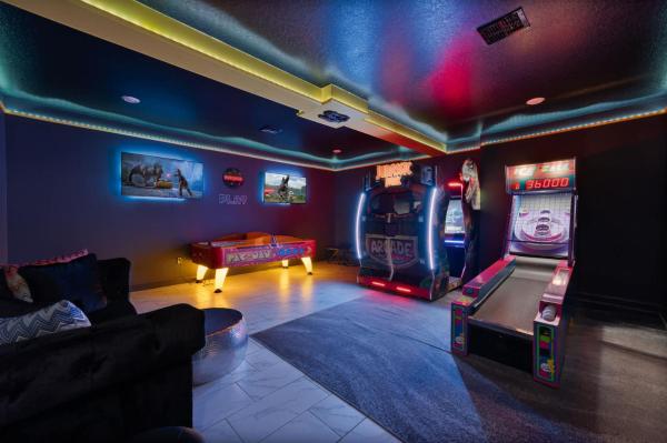 Luxurious 8 Bedroom 5 Bathroom Arcade & Theatre - Floride