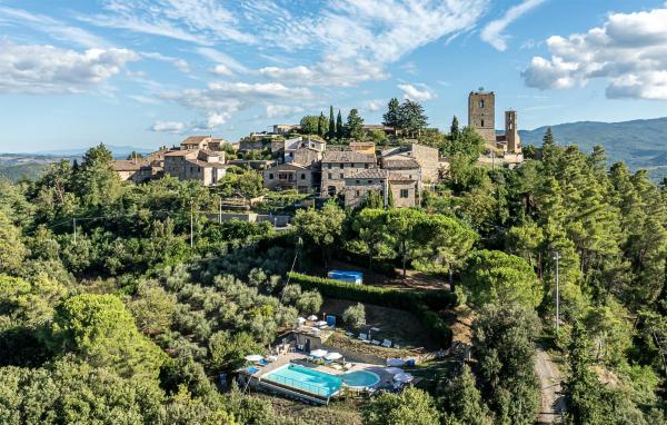 Gorgeous Apartment In Montecastelli Pisano - Tuscany